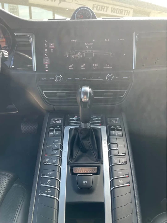 2020 Porsche Macan - Image 13 of 14