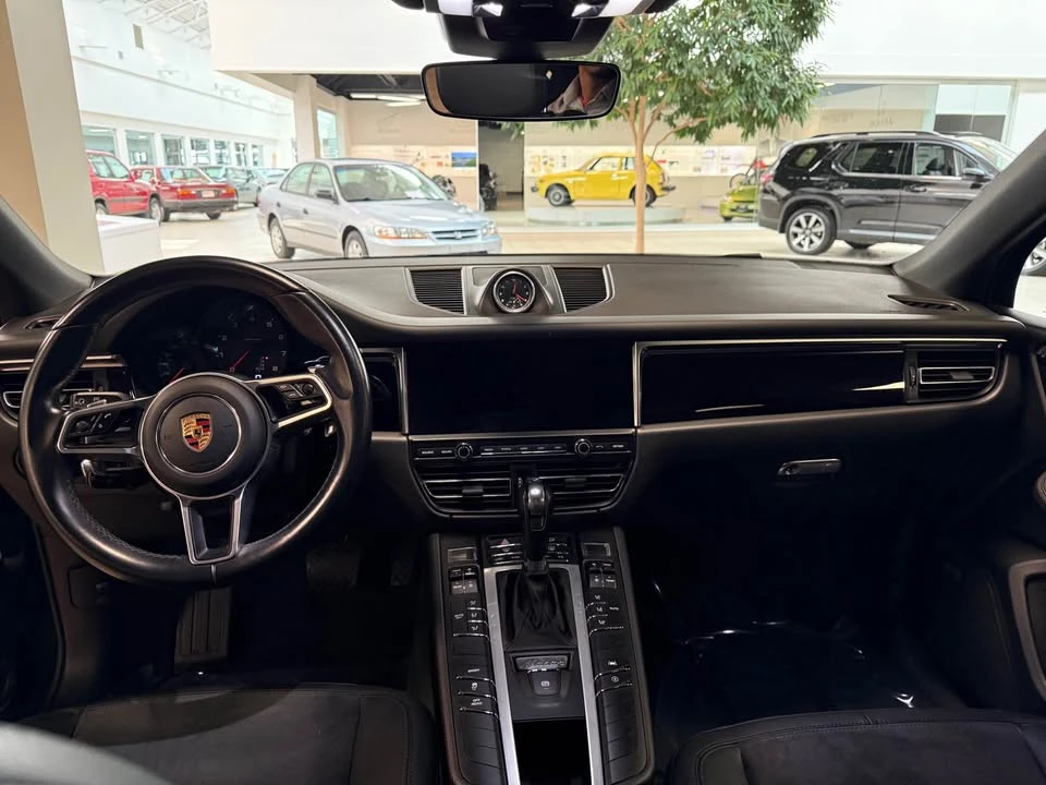 2020 Porsche Macan - Image 10 of 14