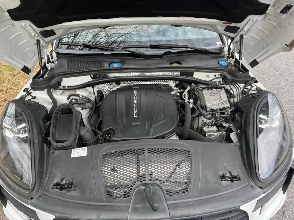 2020 Porsche Macan - Image 18 of 20