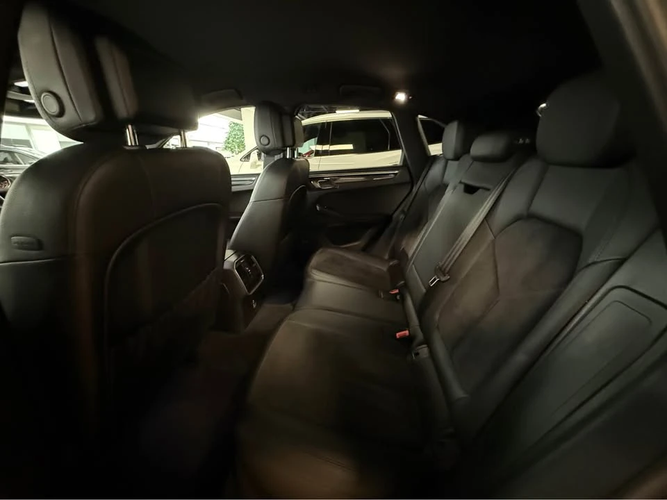 2020 Porsche Macan - Image 9 of 14