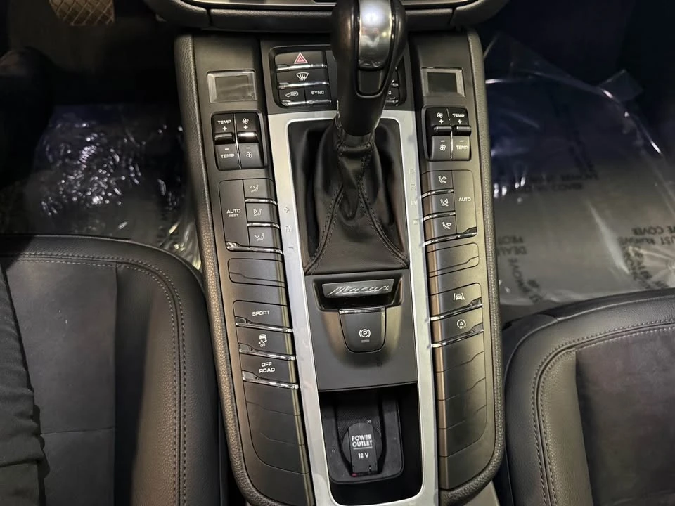 2020 Porsche Macan - Image 11 of 14