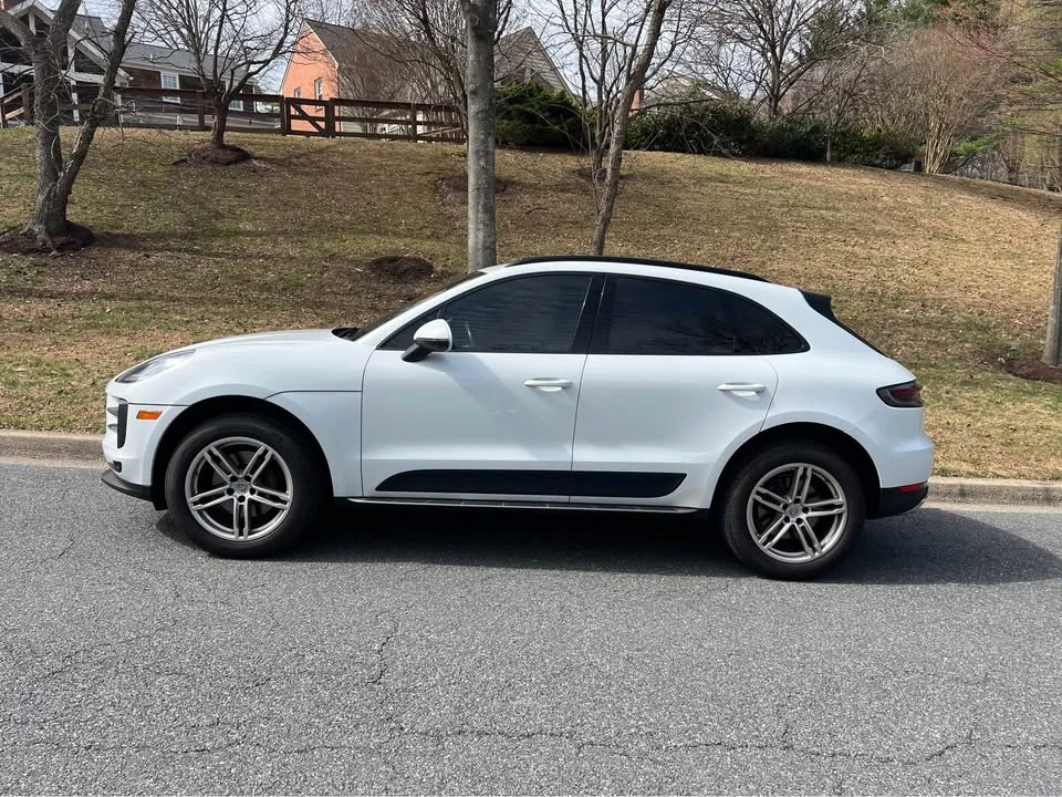 2020 Porsche Macan - Image 2 of 20
