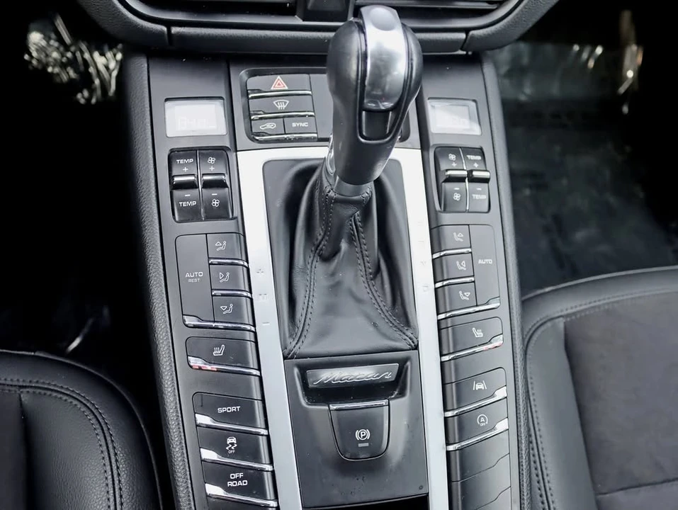 2020 Porsche Macan - Image 14 of 20