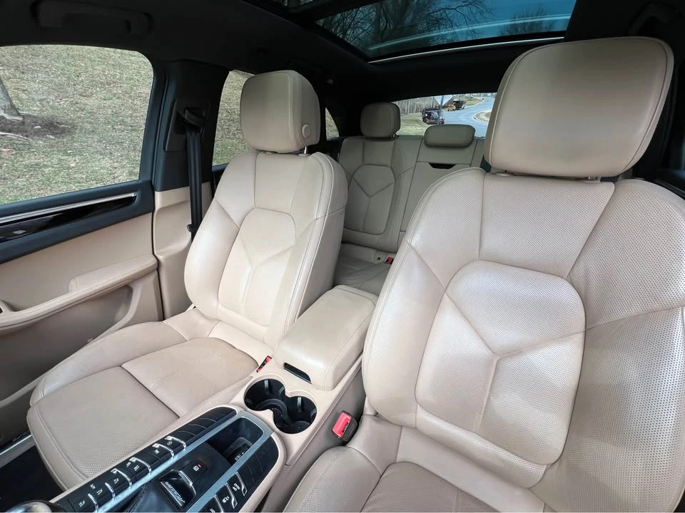 2020 Porsche Macan - Image 12 of 20