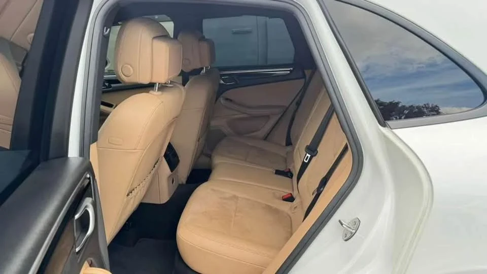 2020 Porsche Macan - Image 10 of 20