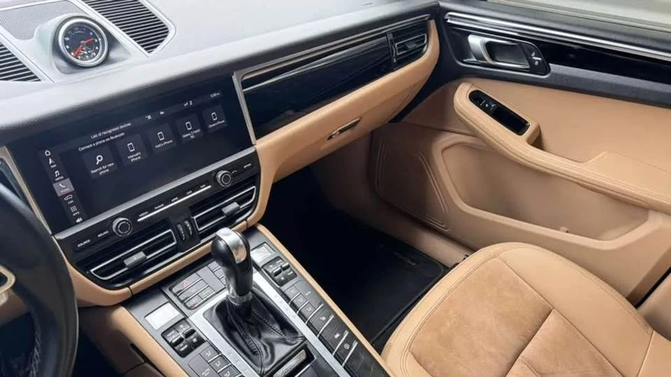 2020 Porsche Macan - Image 17 of 20