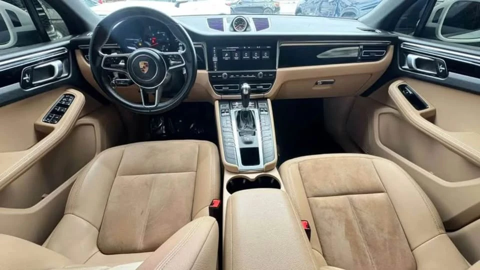 2020 Porsche Macan - Image 11 of 20