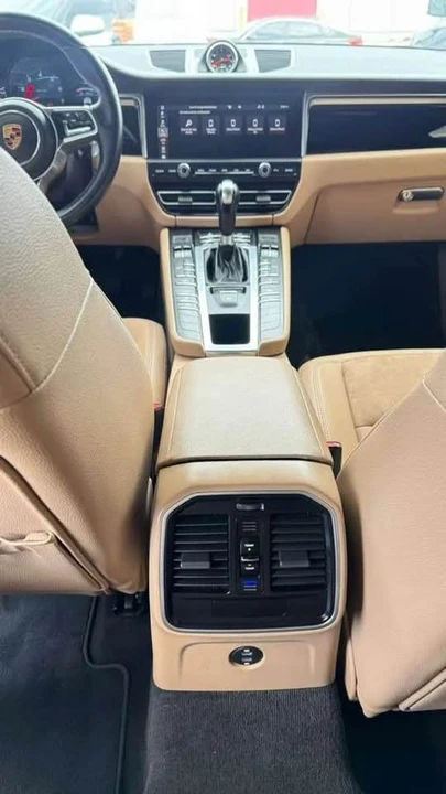2020 Porsche Macan - Image 12 of 20