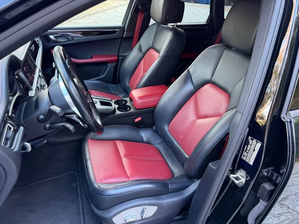 2020 Porsche Macan - Image 16 of 20