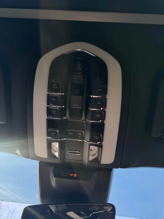 2020 Porsche Macan - Image 12 of 16