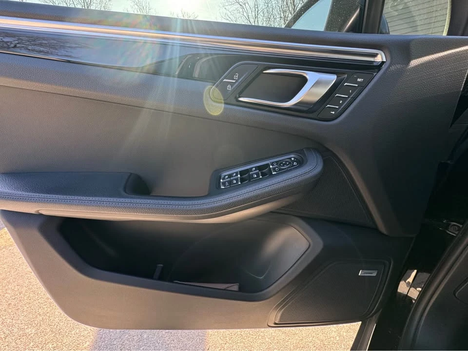2020 Porsche Macan - Image 9 of 16