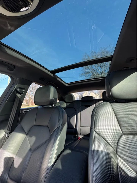 2020 Porsche Macan - Image 11 of 16