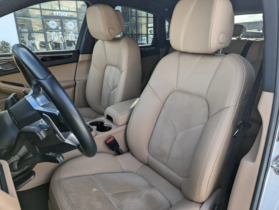 2020 Porsche Macan - Image 11 of 20