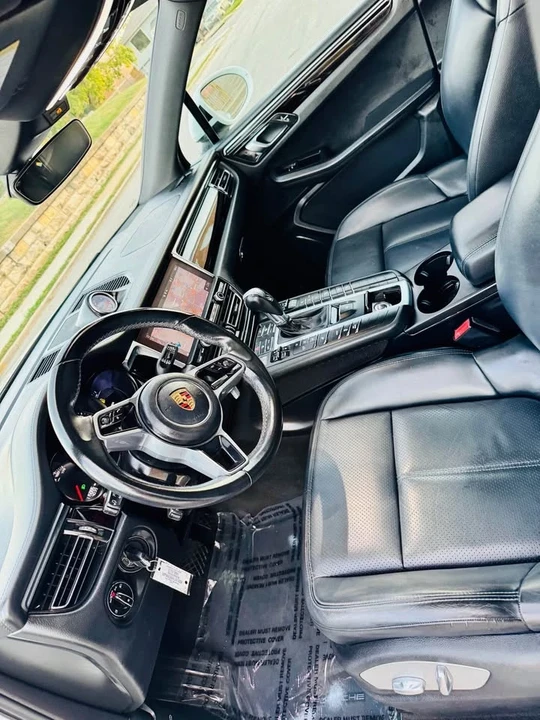 2020 Porsche Macan Turbo - Image 14 of 20