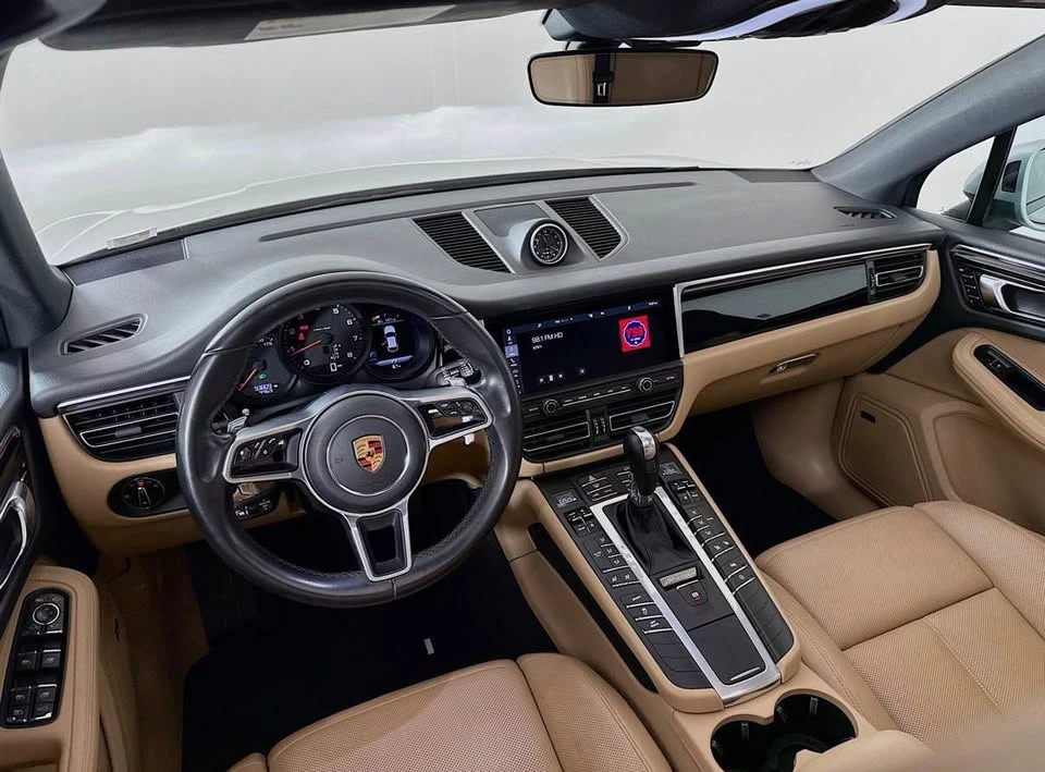 2020 Porsche Macan Turbo - Image 8 of 10