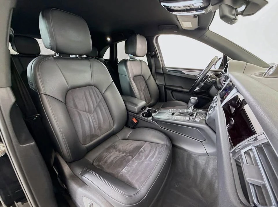 2020 Porsche Macan Turbo - Image 8 of 11