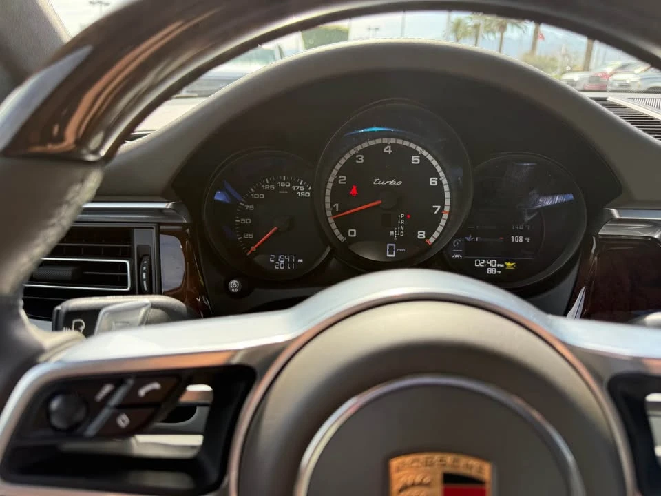 2020 Porsche Macan Turbo - Image 8 of 10