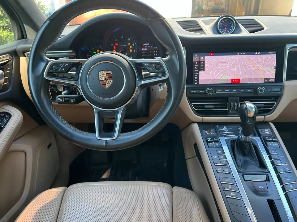 2020 Porsche Macan - Image 15 of 20