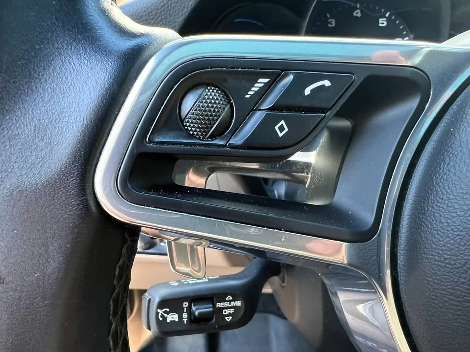 2020 Porsche Macan - Image 12 of 20