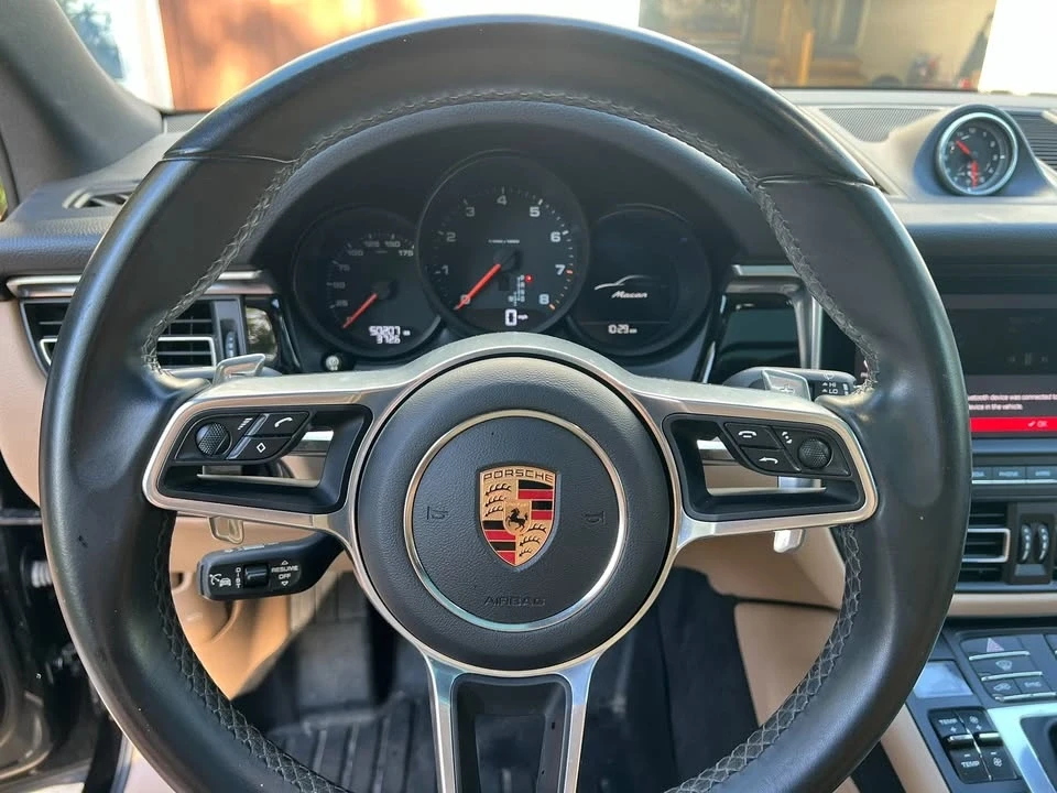 2020 Porsche Macan - Image 11 of 20