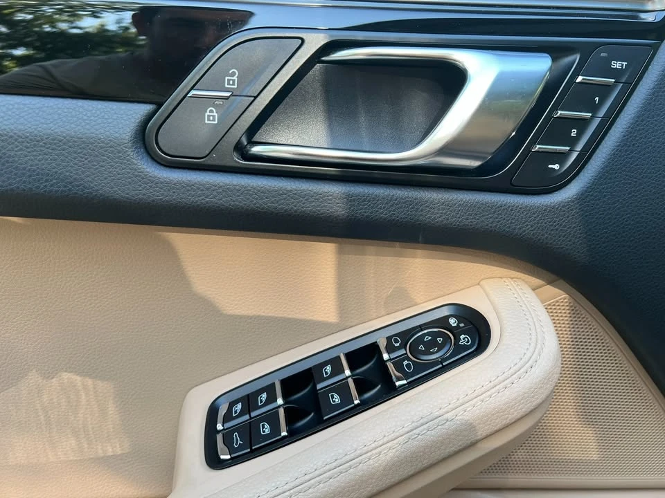 2020 Porsche Macan - Image 7 of 20