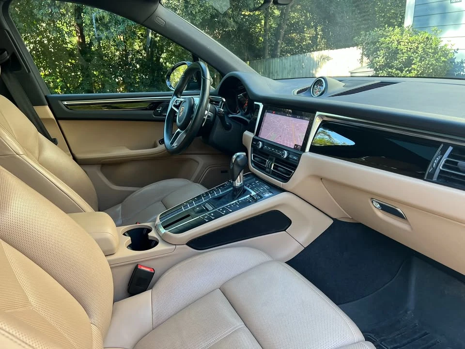 2020 Porsche Macan - Image 19 of 20