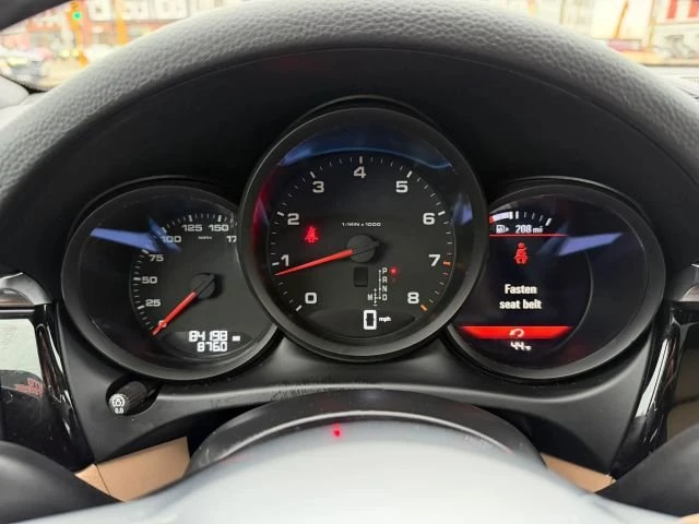2020 Porsche Macan - Image 17 of 20