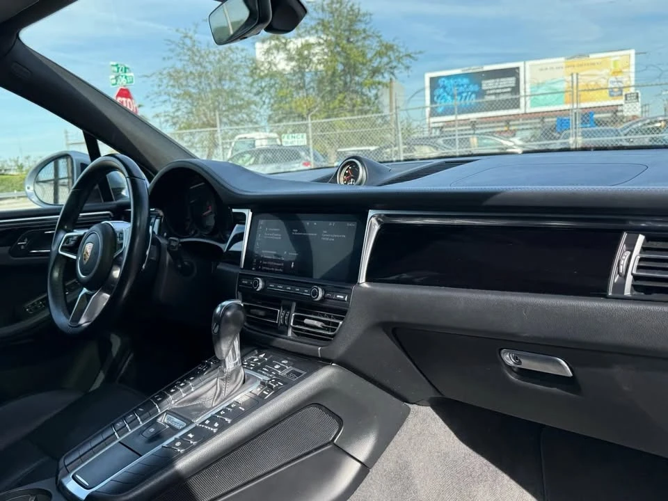 2020 Porsche Macan - Image 12 of 20