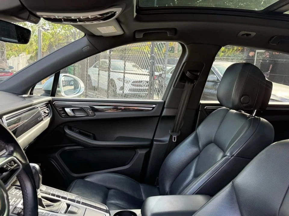 2020 Porsche Macan - Image 10 of 20