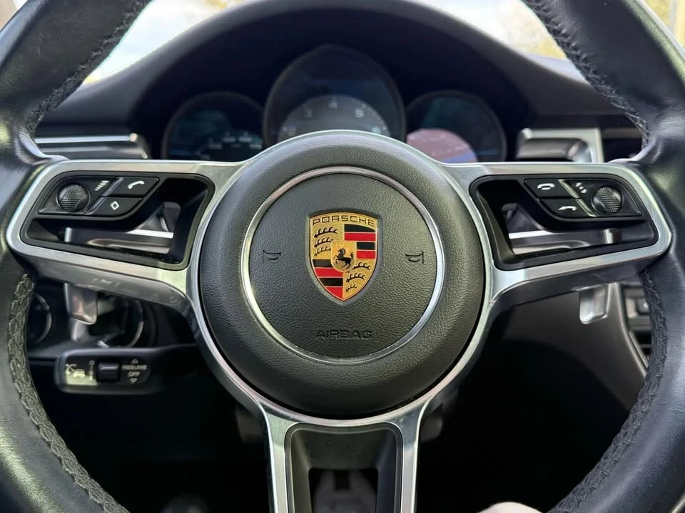 2020 Porsche Macan - Image 17 of 20