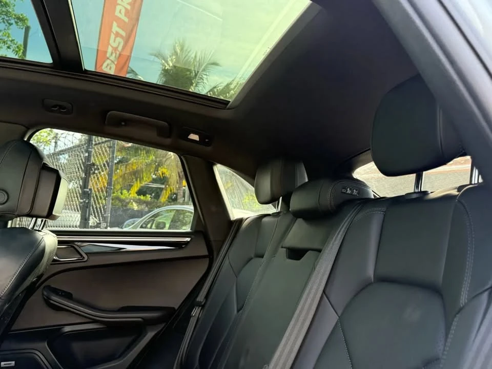 2020 Porsche Macan - Image 18 of 20