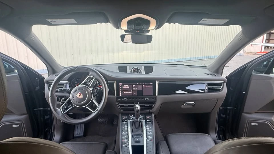 2020 Porsche Macan - Image 16 of 20