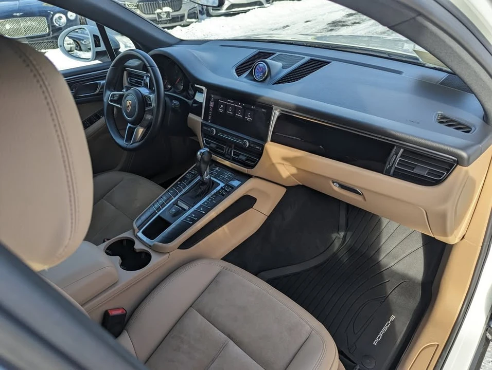 2020 Porsche Macan - Image 15 of 17
