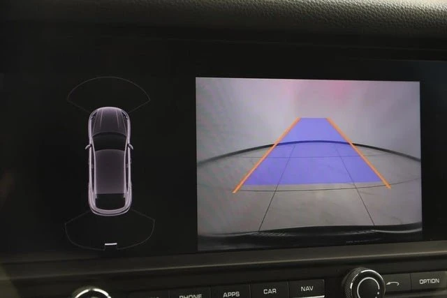 2020 Porsche Macan - Image 8 of 20