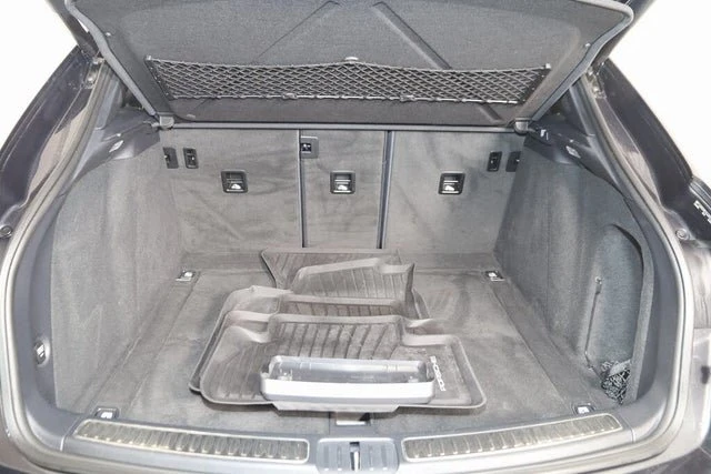 2020 Porsche Macan - Image 18 of 20