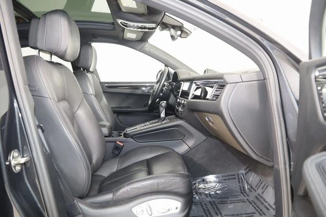 2020 Porsche Macan - Image 11 of 20
