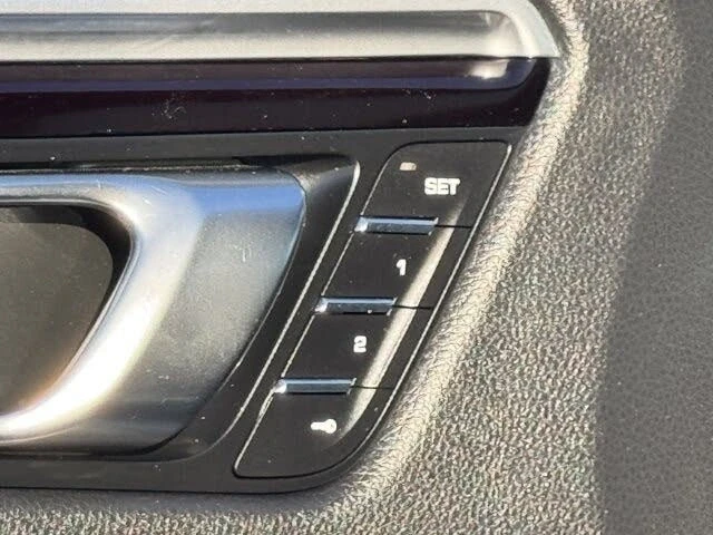 2020 Porsche Macan - Image 17 of 19
