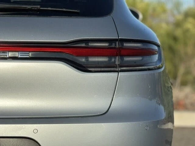 2020 Porsche Macan - Image 11 of 19