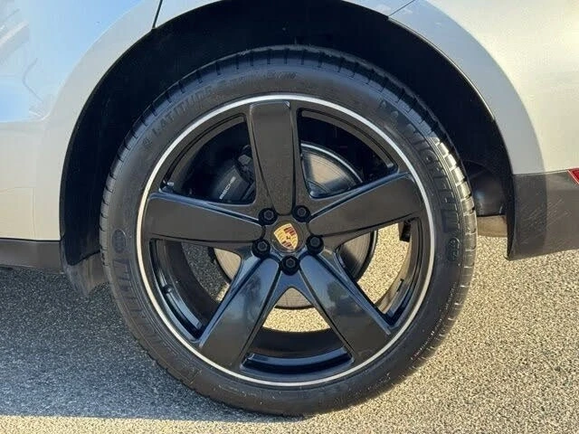 2020 Porsche Macan - Image 14 of 19
