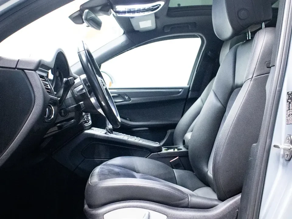 2020 Porsche Macan - Image 11 of 11