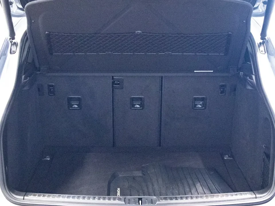 2020 Porsche Macan - Image 10 of 11