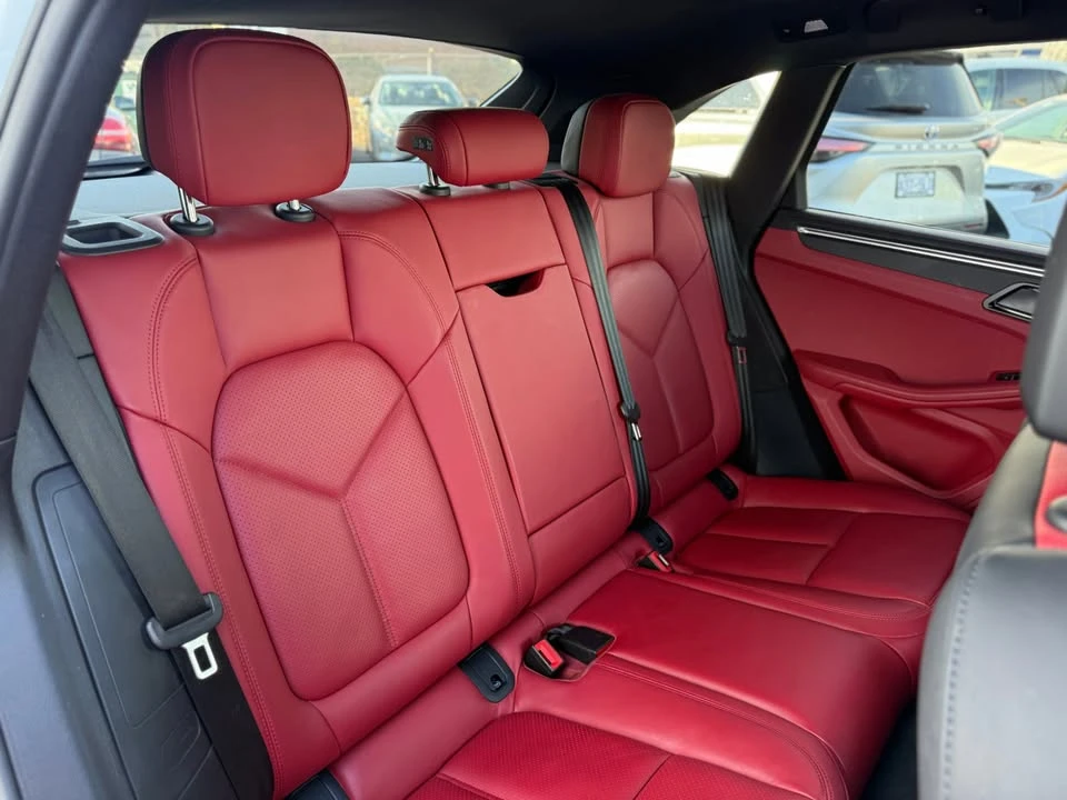 2020 Porsche Macan - Image 11 of 20
