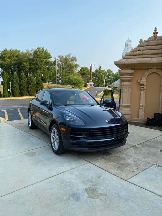 2020 Porsche Macan - Image 9 of 10