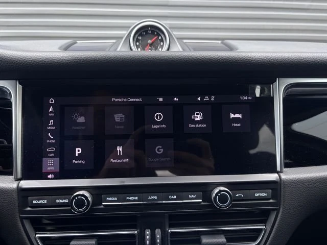 2020 Porsche Macan - Image 17 of 19