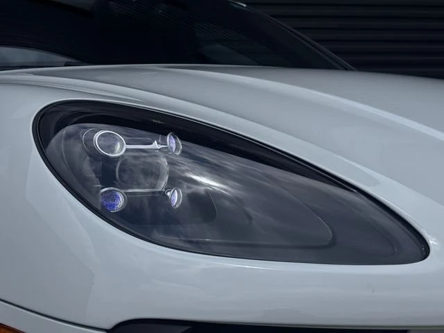 2020 Porsche Macan - Image 11 of 19