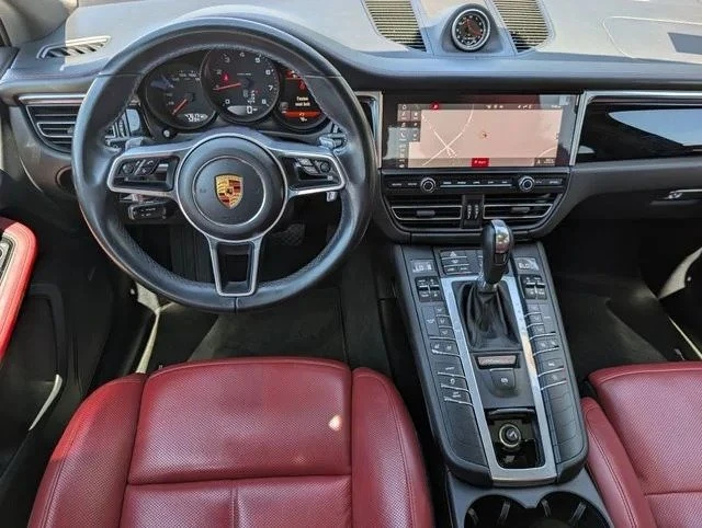 2020 Porsche Macan - Image 10 of 19