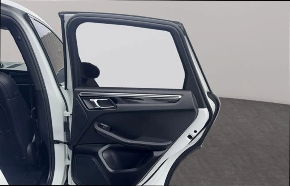 2020 Porsche Macan - Image 13 of 16