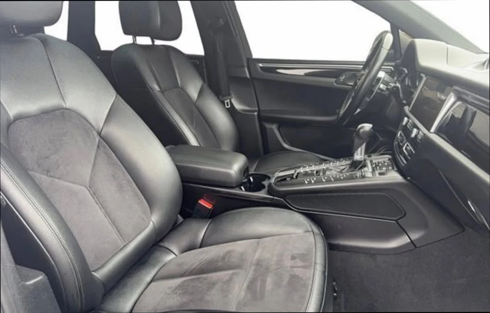 2020 Porsche Macan - Image 12 of 16