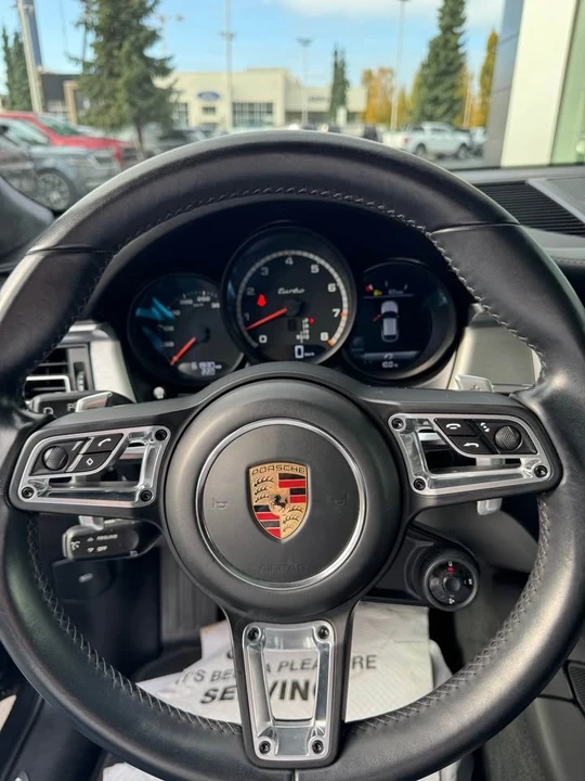 2020 Porsche Macan - Image 12 of 13