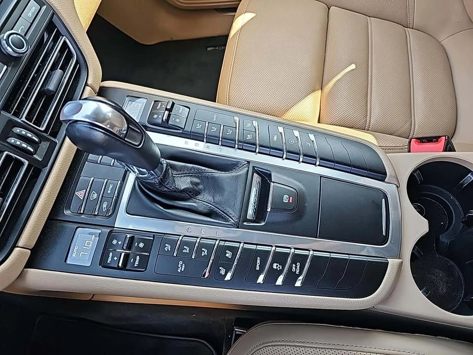2020 Porsche Macan S - Image 18 of 20